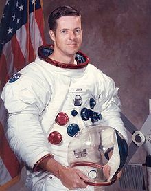 Joseph Peter Kerwin – medic si astronaut american